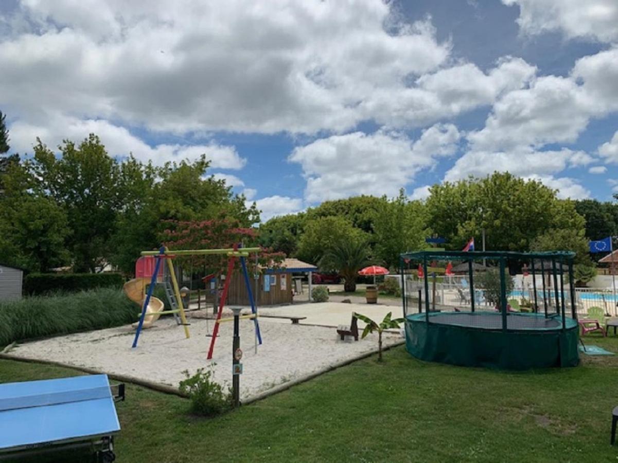 Camping La Chesnays Hotell Vendays-Montalivet Eksteriør bilde