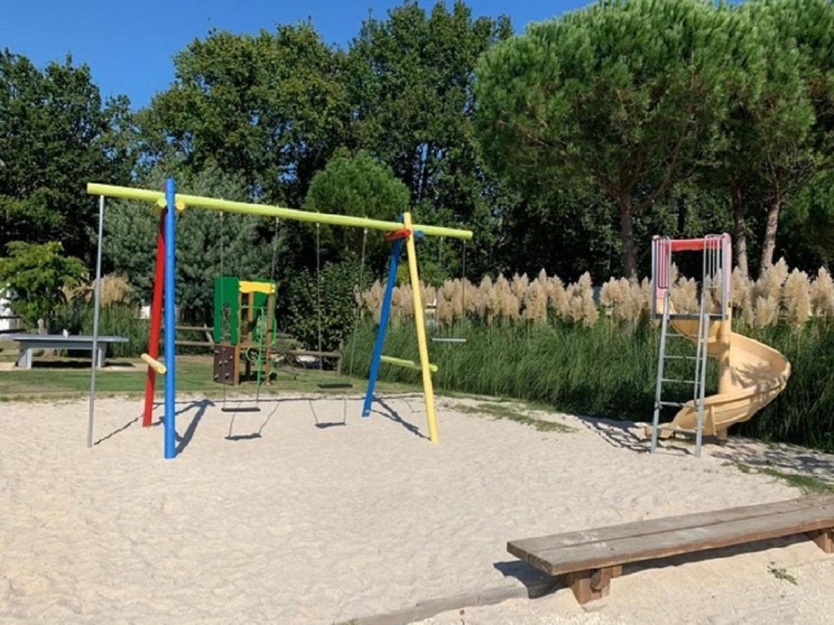 Camping La Chesnays Hotell Vendays-Montalivet Eksteriør bilde